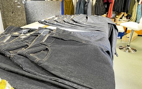 Deux modèles sont proposés, un pour homme, un autre pour femme. Ils sont produits à 250 exemplaires chacun, pour l’instant.