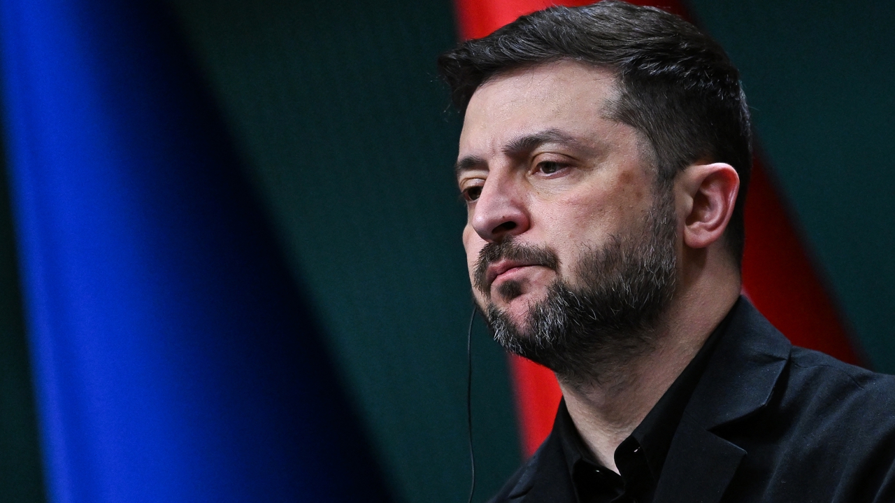 Volodymyr Zelensky, un président sous forte pression diplomatique et militaire