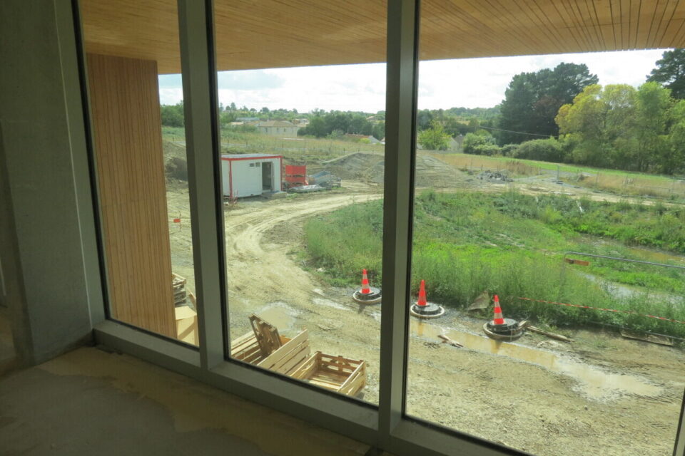 Certaines classes ont une vue surprenante sur la campagne vertavienne.