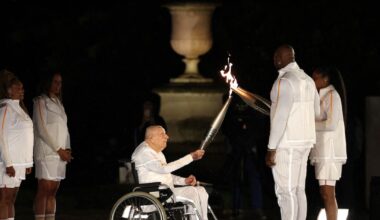 Charles Coste, le dernier relayeur de la flamme, est mort à 101 ans – Libération