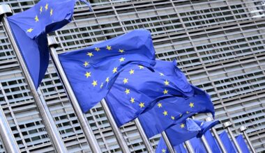 Des drapeaux de l'Union européenne à Bruxelles, le 11 septembre 2025