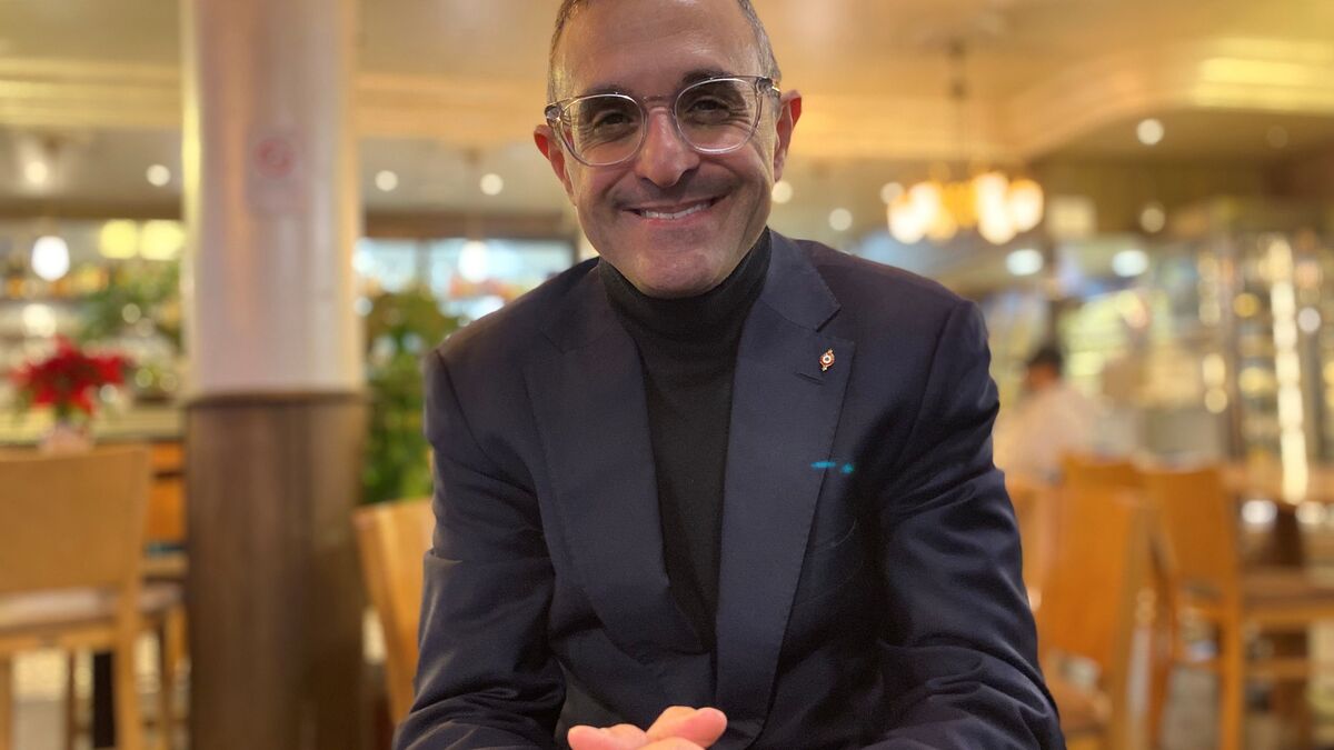 « Chassez-le par la porte, il revient par la fenêtre » : Arash Derambarsh redevient docteur en droit