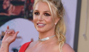 « C’était un honneur » : Britney Spears se filme en pleine soirée pyjama avec Kim et Khloe Kardashian