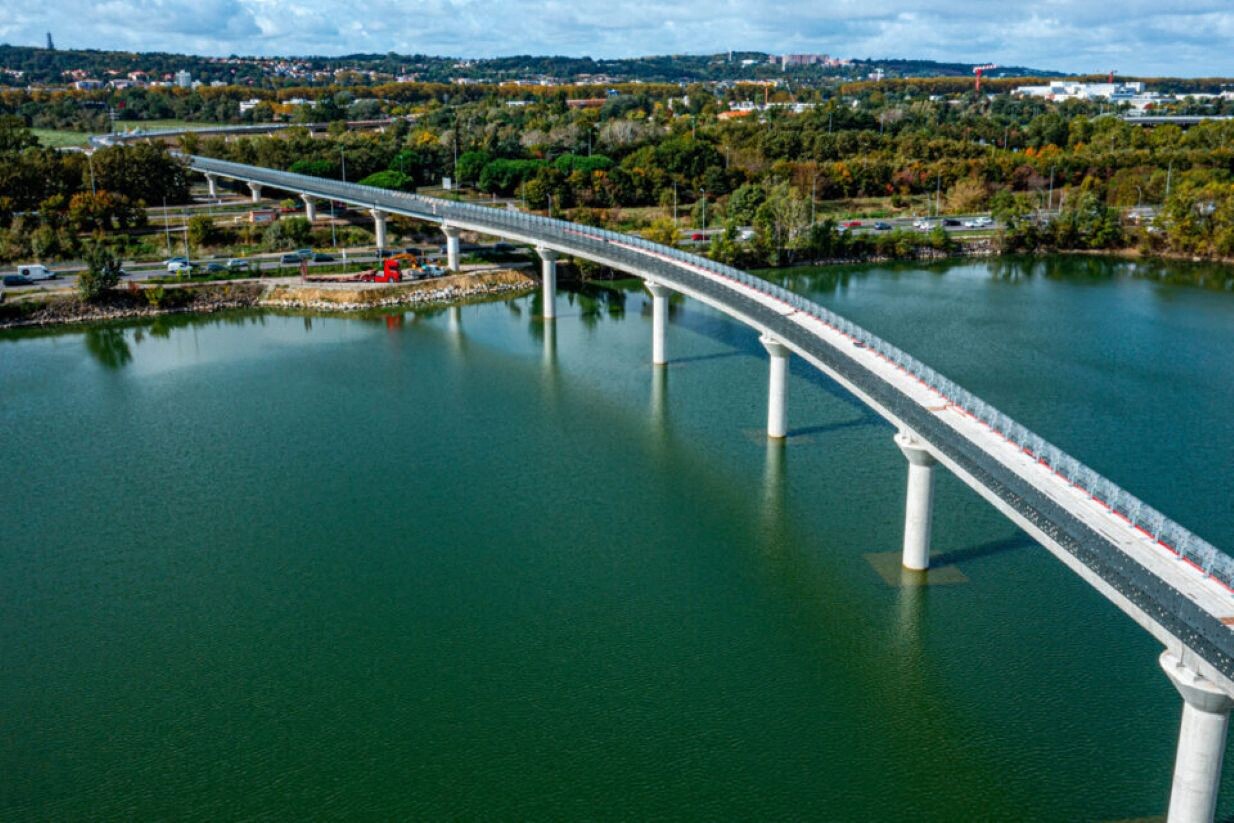 Métro de Toulouse. Les premiers rails de la Connexion Ligne B soudés, avant l'arrêt d'une partie de la ligne B