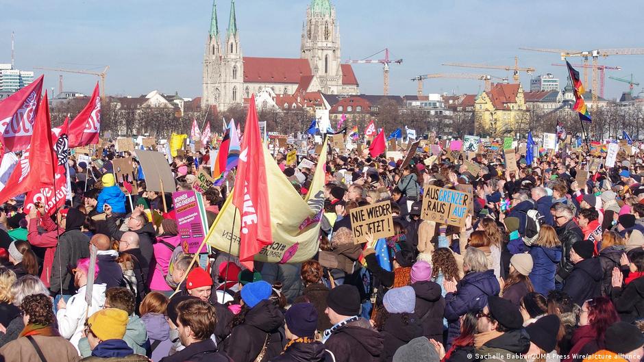 Les Allemands désapprouvent les idées d'extrême droite – DW – 06/11/2025