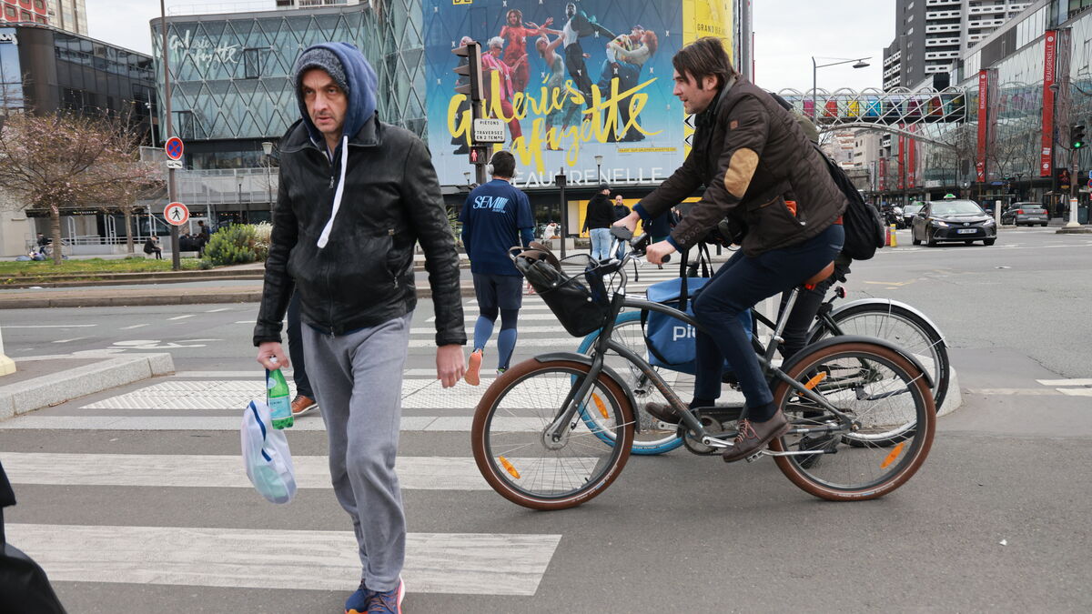 Municipales 2026 : trois Franciliens sur quatre estiment que les conflits entre voitures, vélos et piétons ont augmenté