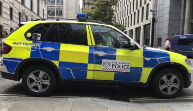 la police recherche deux détenus libérés par erreur