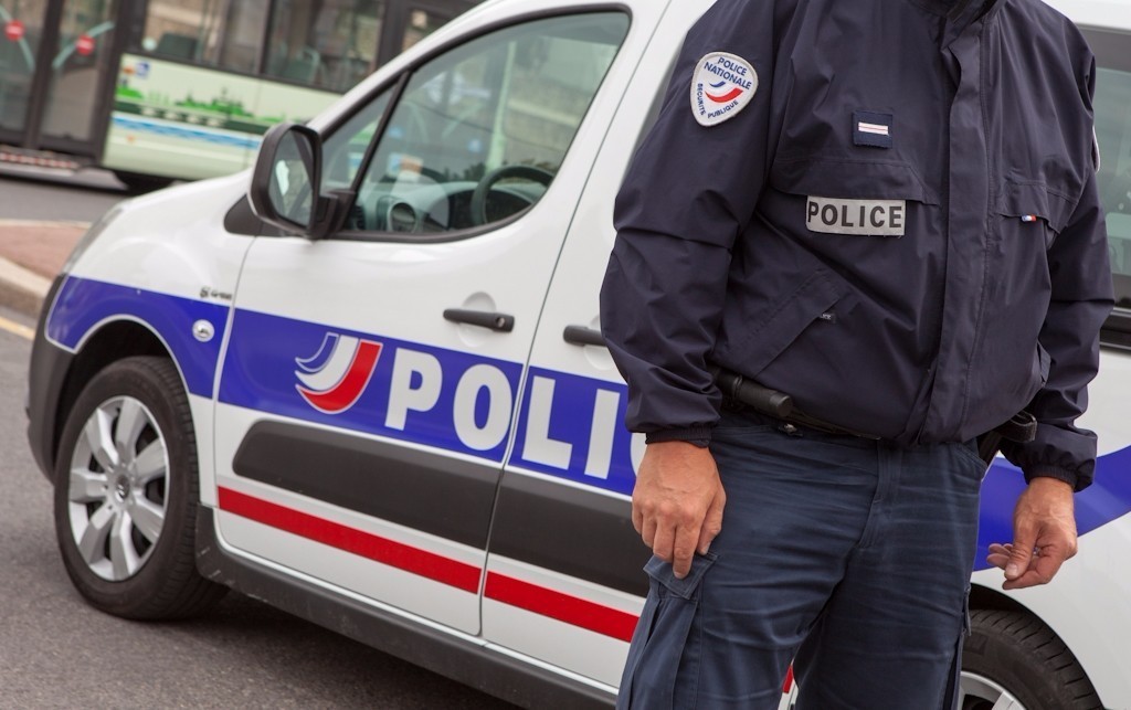 après l'avoir fait chuter, un homme tenter de violer une cycliste en pleine rue