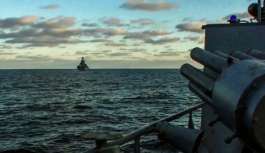 Photo d'archive du ministère russe de la Défense, navires de guerre russes lors de manoeuvres en mer Noire au large de la Crimée le 12 février 2022