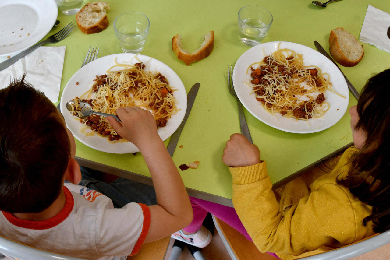 aucun service d'accueil minimum prévu pour les enfants inscrits à la cantine