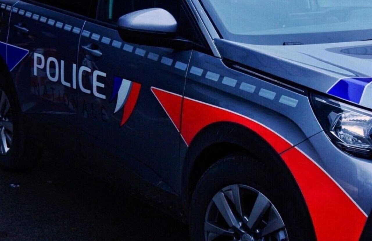 un ancien employé cambriole une salle de concert et emmène son fils de 16 ans avec lui