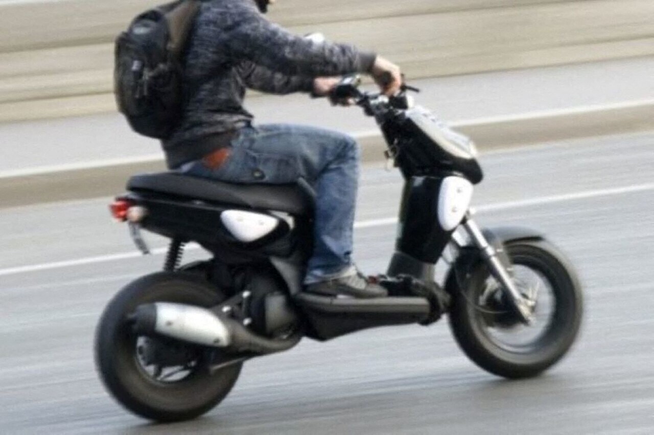 ils menacent et frappent un ado de 16 ans pour voler son scooter