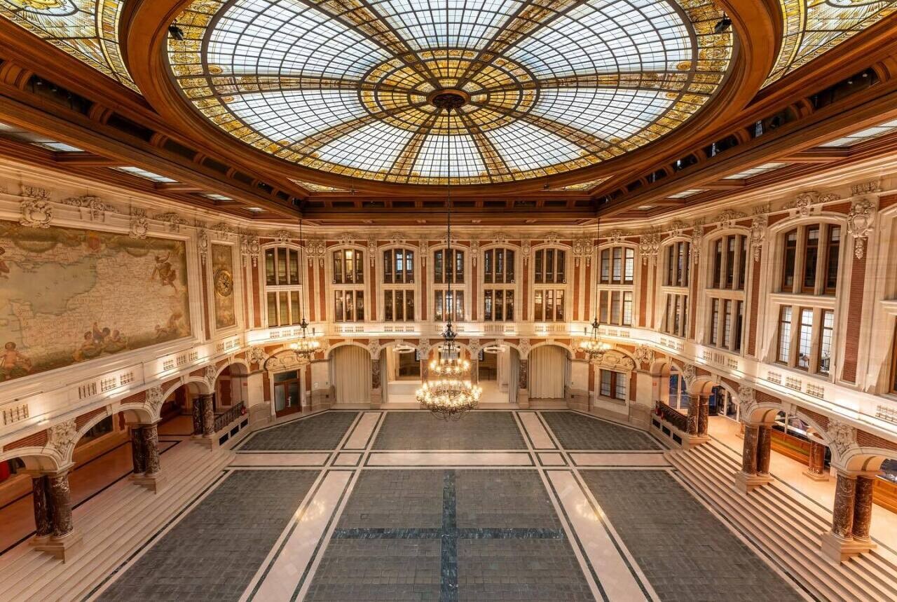 Lille. Le Palais de la Bourse se transforme en un temple du vintage avec un marché géant, ce samedi