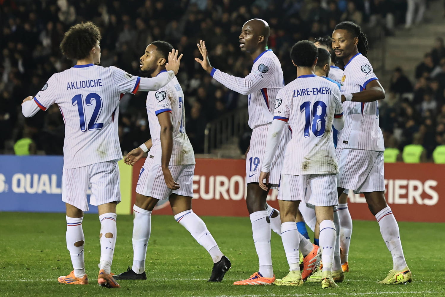 Azerbaïdjan - France : les Bleus se font peur mais terminent l'année par une victoire, le résumé du match