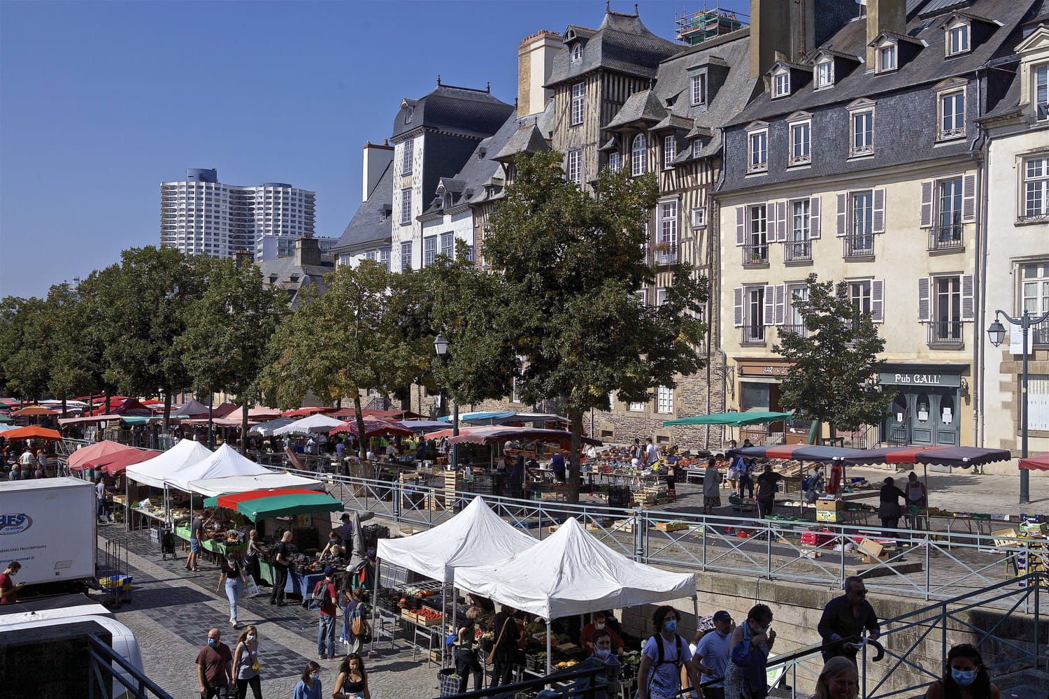 le suspect refusait que sa fille ait un homme comme enseignant