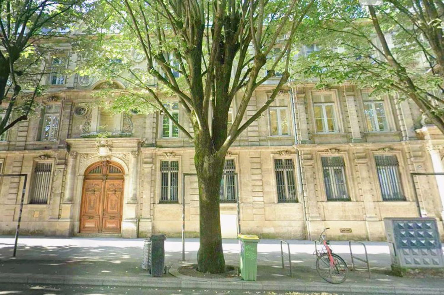 Un adolescent retrouvé mort dans son lycée à Bordeaux : ce que l'on sait du drame