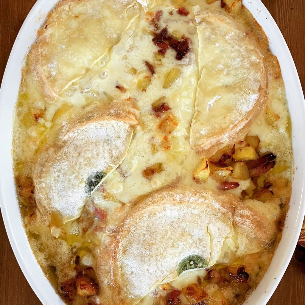 une tartiflette géante organisée lors d’un marché de Noël