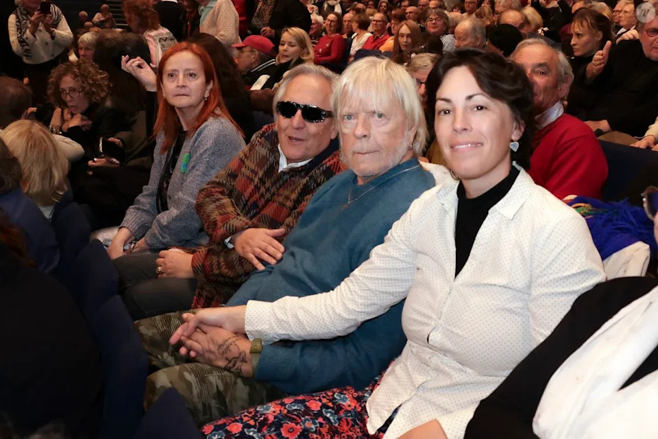 Gilbert Montagné, Renaud et sa femme Cerise dans le public du concert de Hugues Aufray au Le Dôme de Paris - Palais des Sports le 9 novembre 2025.
© Jack Tribeca / Bestimage