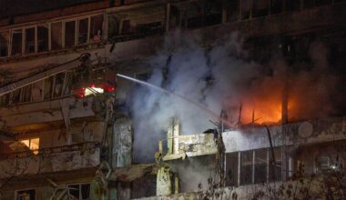 Kiev qualifie les frappes russes nocturnes de « réaction terroriste » de Vladimir Poutine au plan de paix américain