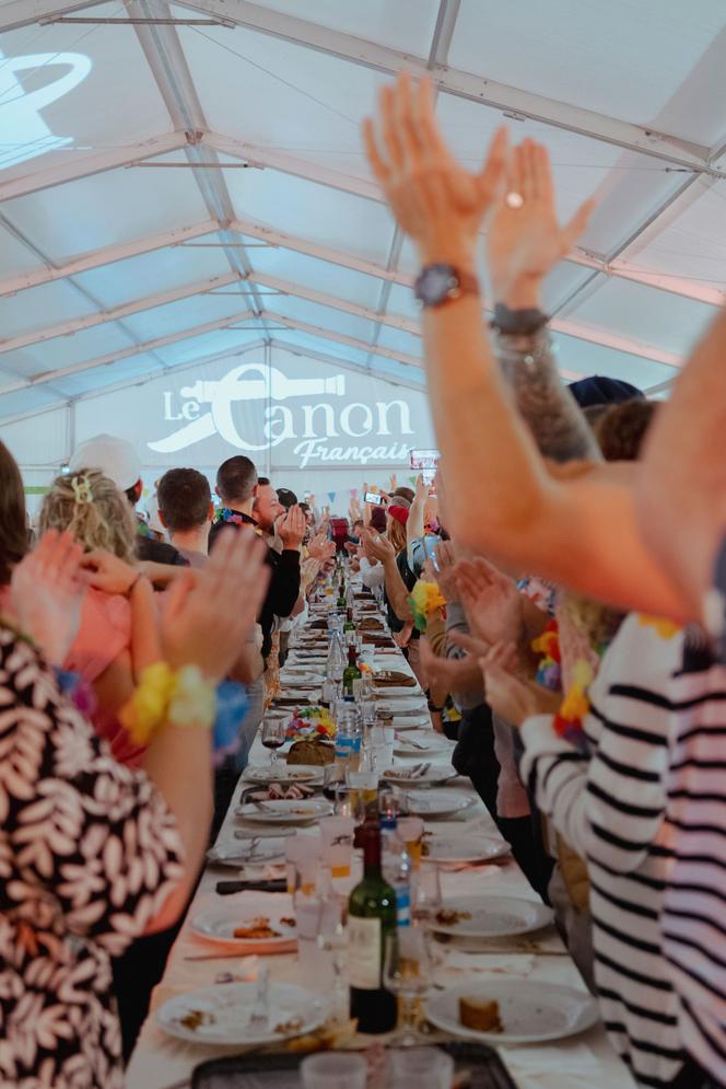 Au banquet du Canon Français, au château de Blossac, à Goven (Ille-et-Vilaine), le 7 novembre 2025