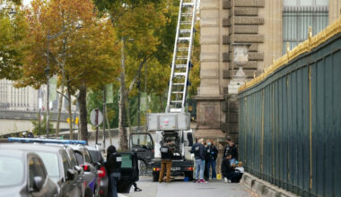 Casse du Louvre: deux nouvelles mises en examen samedi, quatre au total - 01/11/2025 à 21:57