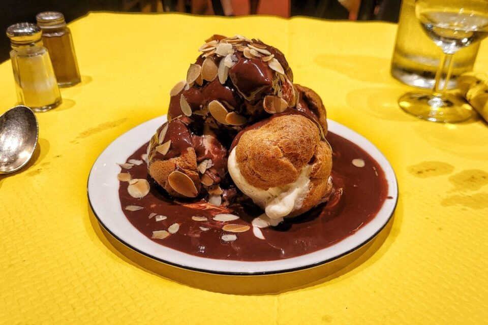 Les profiteroles sont littéralement GARGANTUESQUES !