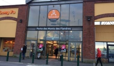 elles en viennent aux mains sur le parking d'Auchan pour un simple coup de klaxon