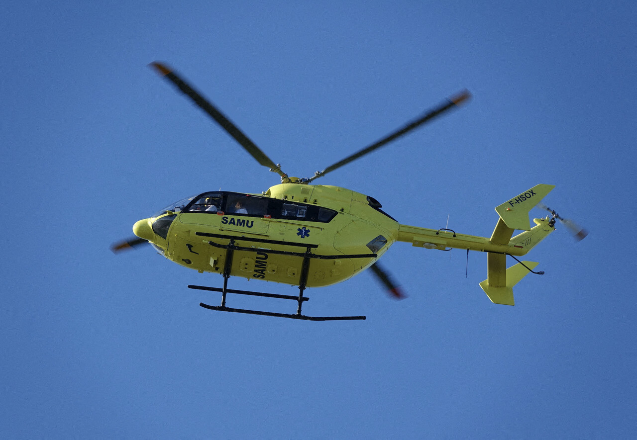 une conductrice de 72 ans dans un état grave après avoir percuté un arbre
