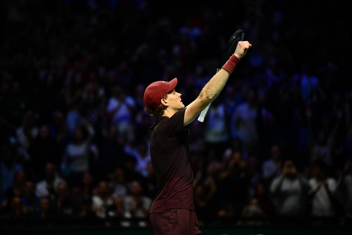 Jannik Sinner remporte le Rolex Paris Masters face à Félix Auger-Aliassime et redevient numéro 1 mondial - L'Équipe