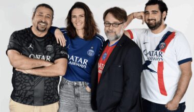 L’équipe éditoriale de la chaîne YouTube "100% PSG – ICI Paris Île-de-France" : Éric Rabesandratana, Pia Clemens, Bruno Salomon et Romain Beddouk. Crédit photo : Christophe Abramowitz pour Radio France