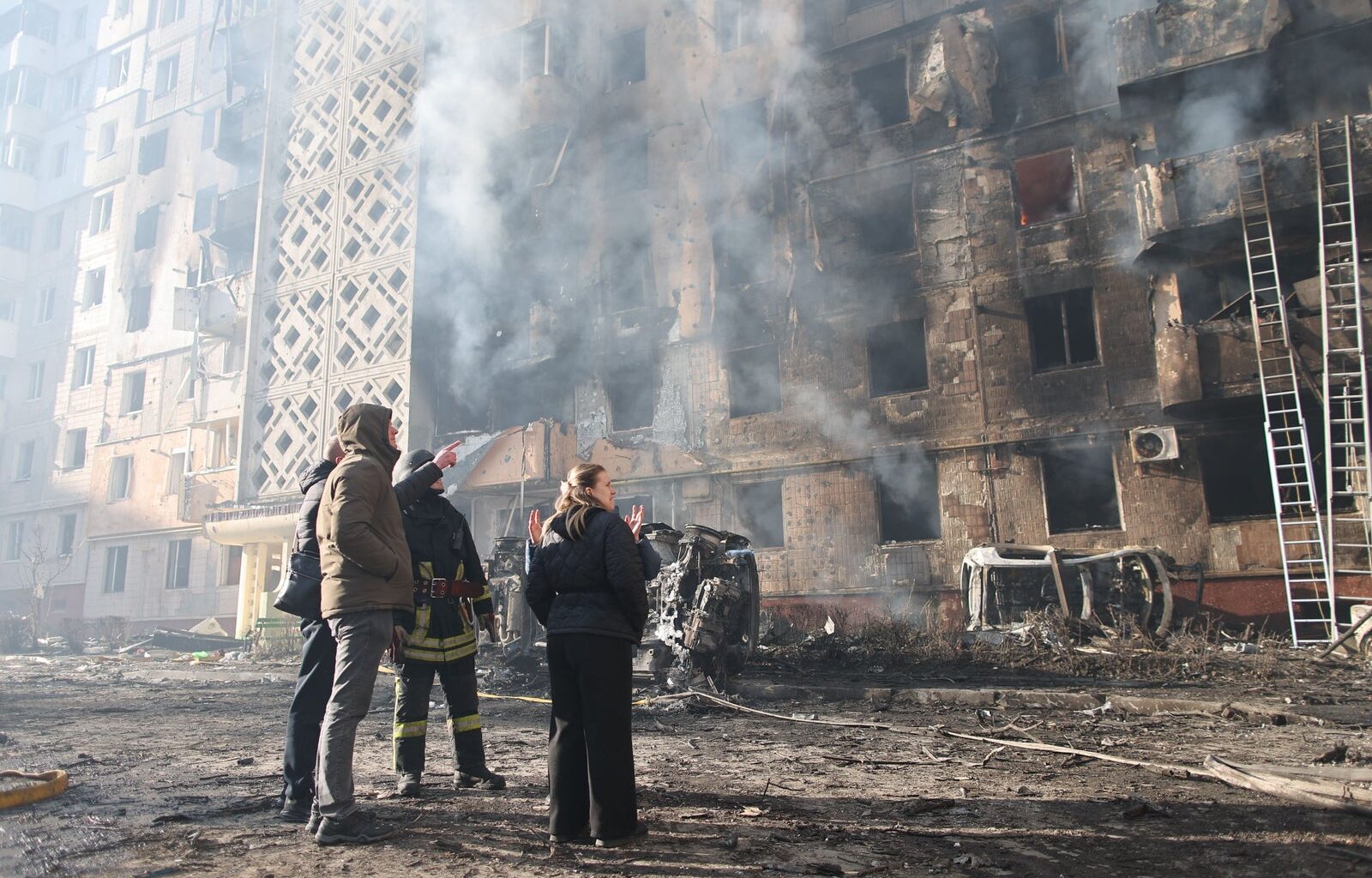 Ukraine: 26 morts dans une frappe russe, un plan américain prévoit la cession de territoires à Moscou