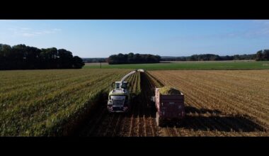 Trois familles d'agriculteurs du Perche dans l'œil du cinéaste Éric Le Roch