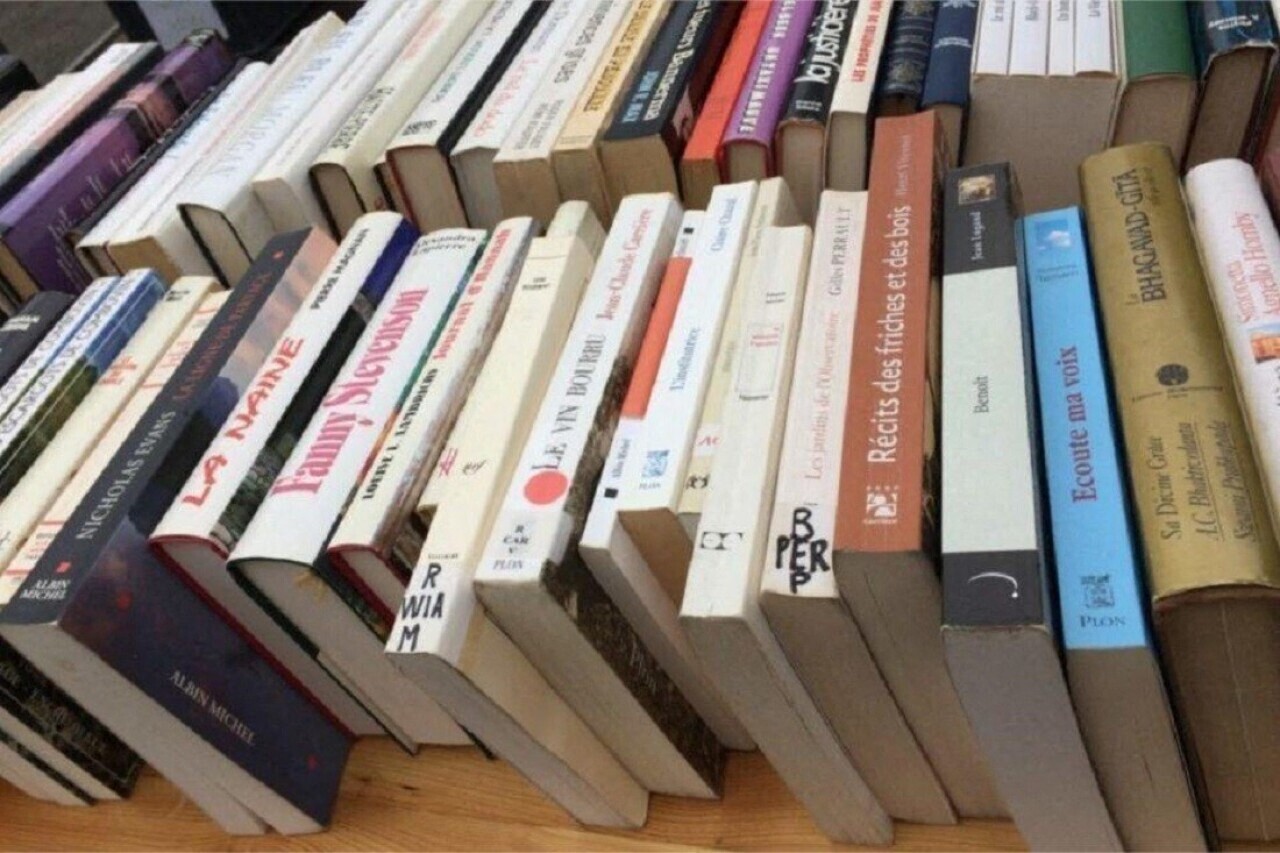 10 000 livres en vente lors d'une braderie avant Noël
