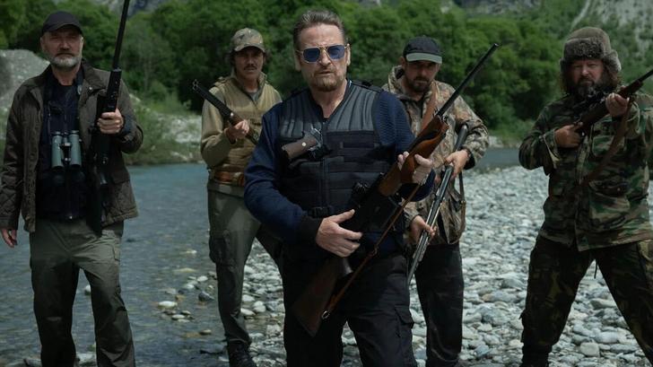 Damien Bonnard, Cédric Appietto, Manuel Guillot, Benoît Magimel dans « Traqués » sur Apple TV+
