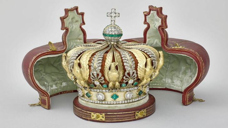 La couronne de l’impératrice Eugénie, avec son écrin. 