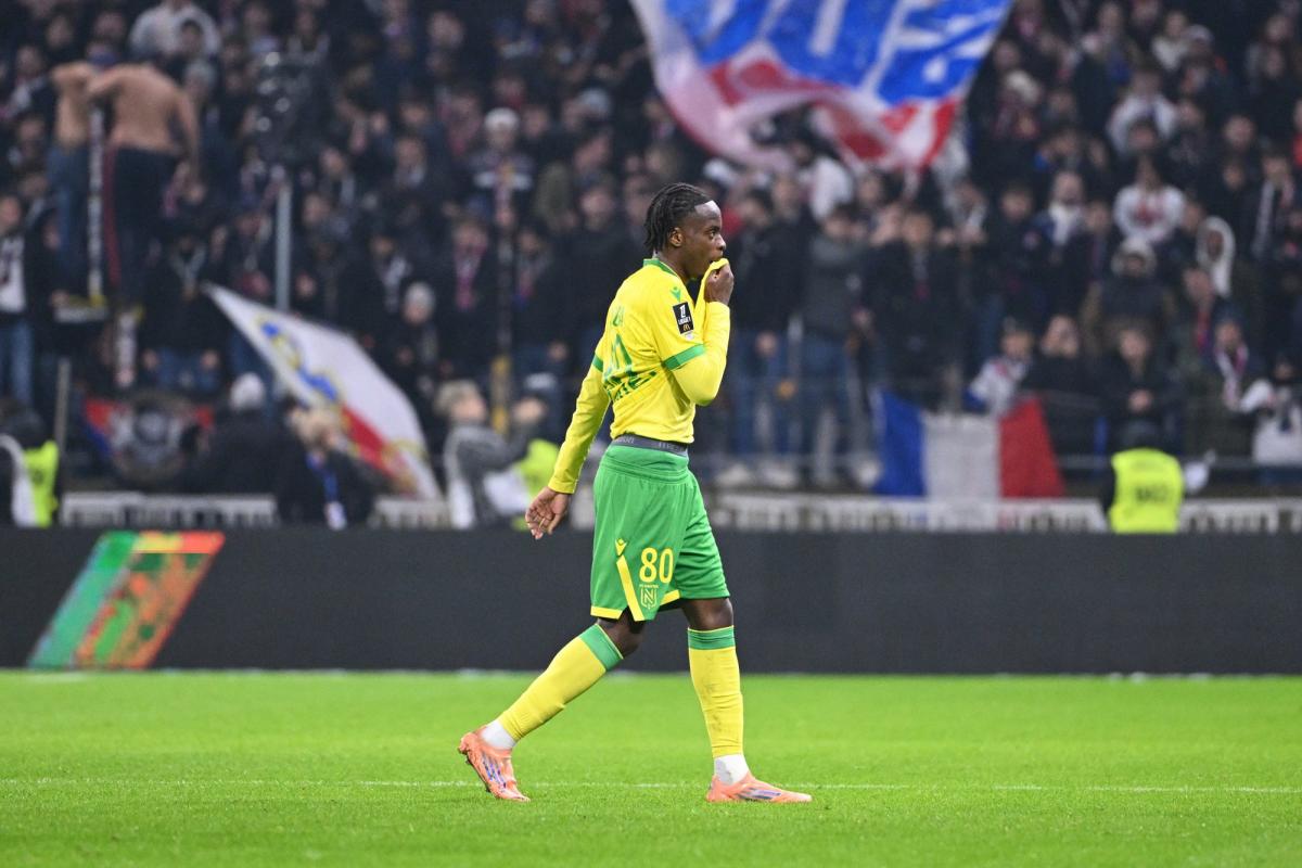 Junior Mwanga expulsé pour un pied haut avec Nantes face à l'OL en Ligue 1