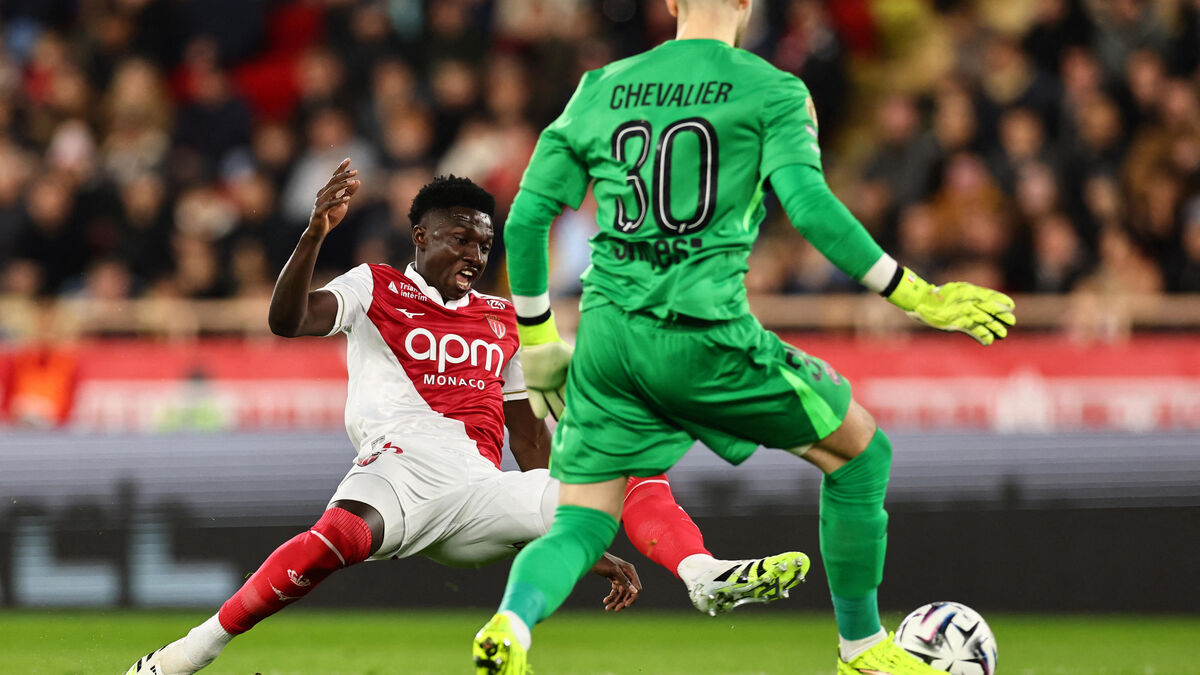 « Il a eu beaucoup de chance » : colère sourde du PSG suite à l’énorme faute sur Lucas Chevalier