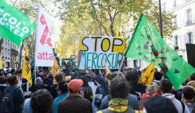 Accord UE-Mercosur : la Confédération paysanne se mobilise devant le Parlement européen