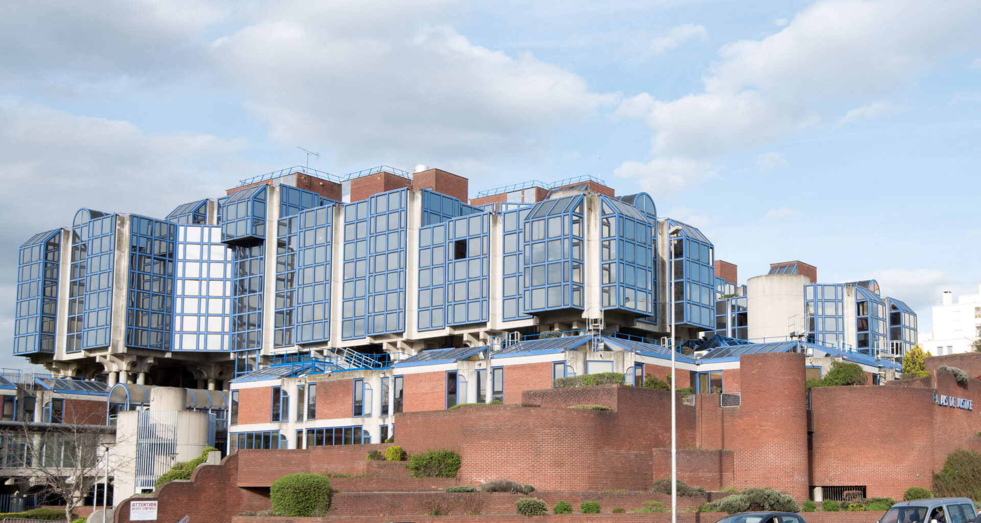 Ce que l’on sait de l’affaire de viol d’une femme par deux policiers au dépôt du tribunal de Bobigny