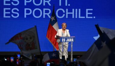 Présidentielle au Chili : en tête du 1er tour, la communiste Jeannette Jara devra affronter l’extrême droite