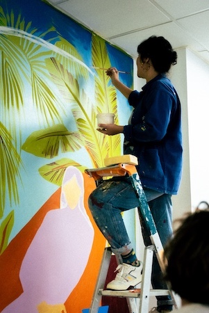 Art et solidarité : le Palais de la Femme s’illumine avec Olivia de Bona et Artivista