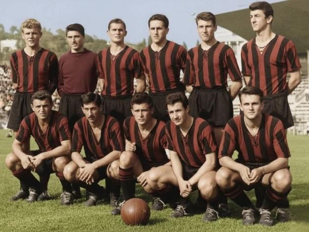 Entouré d’un cercle, Alain Cornu était le dernier champion de 1959 encore en vie. Debout, de gauche à droite : Ferry, Lamia, Cornu, Gonzalez, Chorda, Milazzo. Accroupis, de gauche à droite : Foix, Muro, Nurenberg, Alba, Faivre. 
