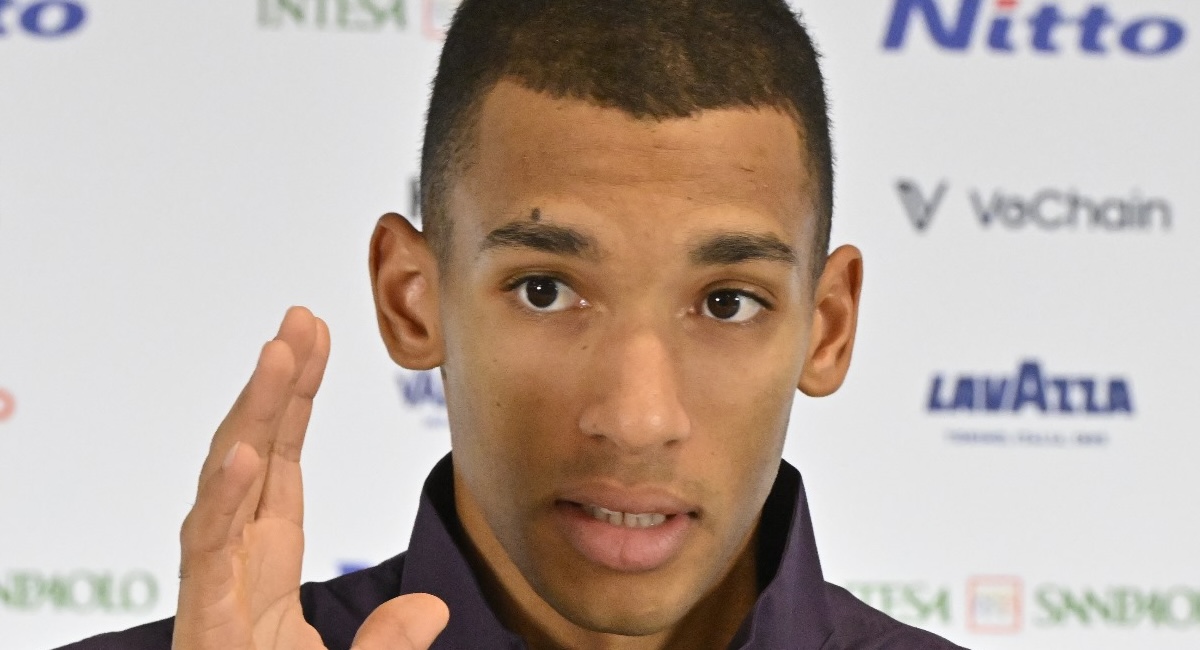 ATP - Finals > Auger-Aliassime annonce la couleur avant d'affronter Alcaraz : "Un jour, il faudra commencer à les battre plus d'une fois si on veut être considéré comme un rival. Si on ne gagne qu'une fois tous les trente-six du mois, on n'est pas vraiment leur rival"