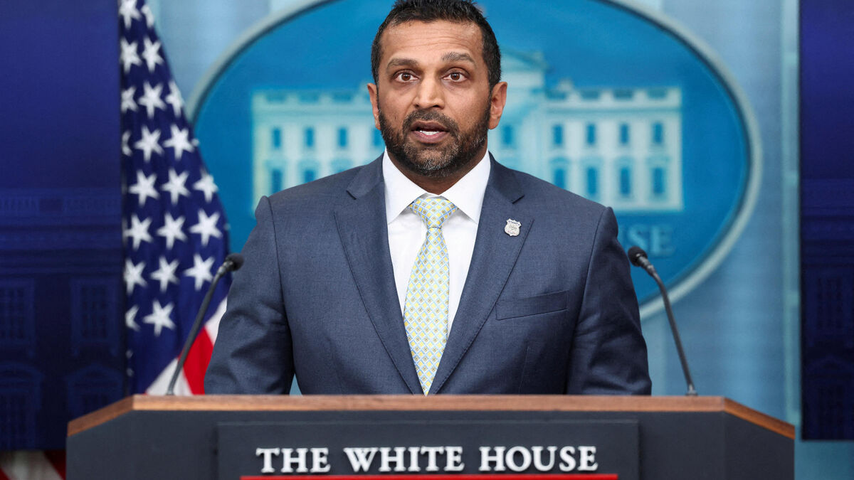 « Il fait un excellent travail » : Trump soutient le directeur du FBI, après des rumeurs disant qu’il veut le licencier