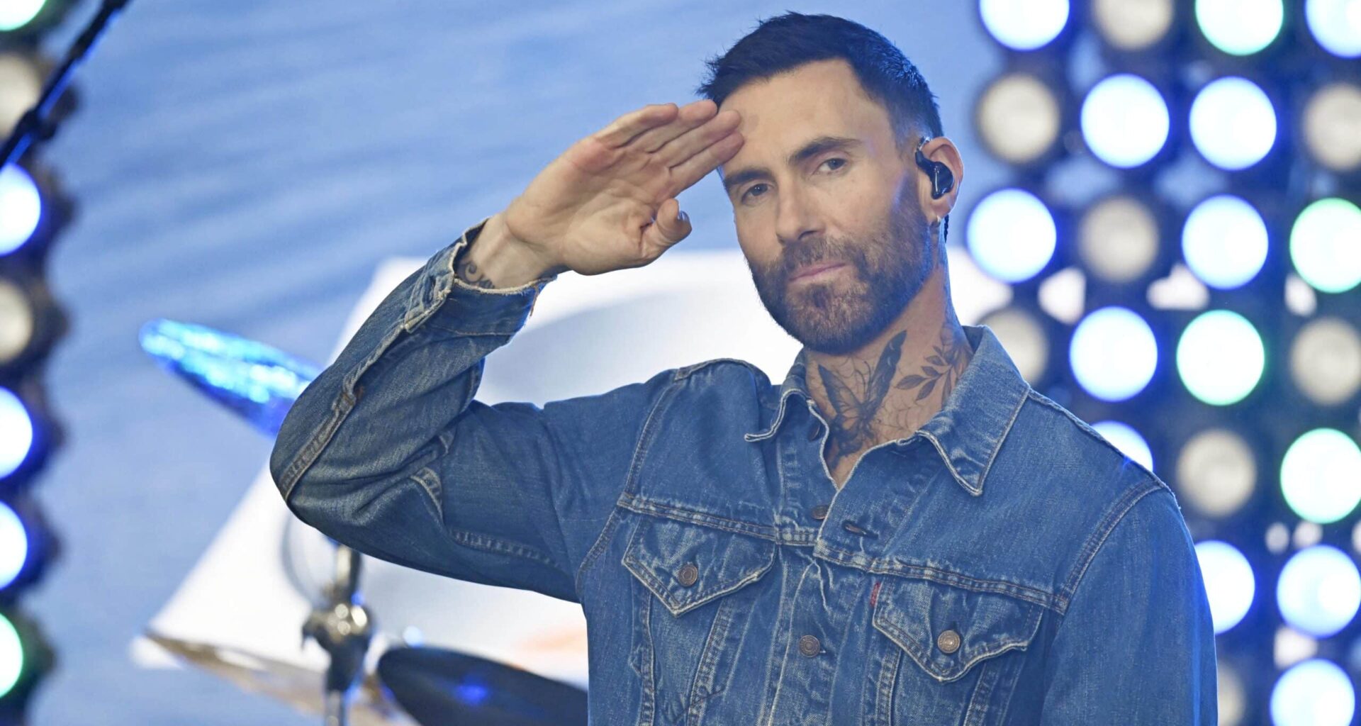 "Que lui arrive-t-il ?", Adam Levine des Maroon 5 inquiète avec sa nouvelle apparence physique, les internautes persuadés du pire