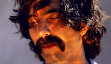 «Rendre publique une chose aussi intime qu’une chanson me pose des difficultés immenses» – Libération