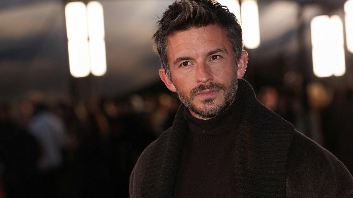 « Un immense honneur » : Jonathan Bailey sacré homme le plus sexy du monde 2025 par le magazine People