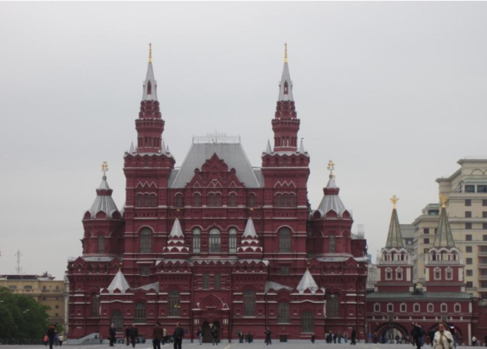 PARIS : L’Union Européenne interdit les voyages en Russie via les agences