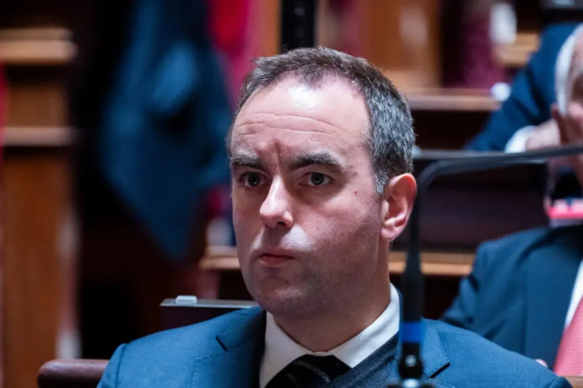 C’est officiel : l'État ponctionne l’assurance-vie et les livrets des Français, coup dur pour les épargnants