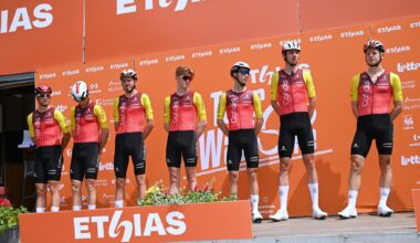 Coureurs de l’équipe Cofidis en action lors de la saison 2025, symbolisant une année de transition avant la relégation en ProTeam.